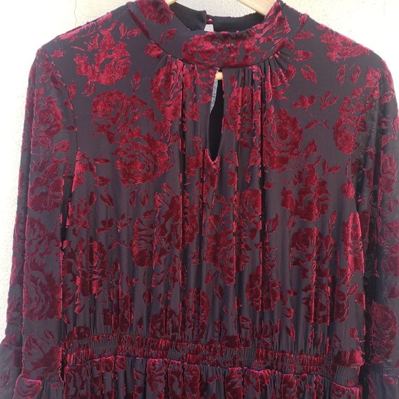 Modcloth Black and Burgundy Long Sleeve Dress - Picture 4 of 6